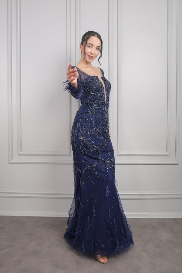 Derin Dekolteli Kolları Transparan Tüy Detaylı Boncuk İşlemeli Büyük Beden Tasarım Abiye Lacivert