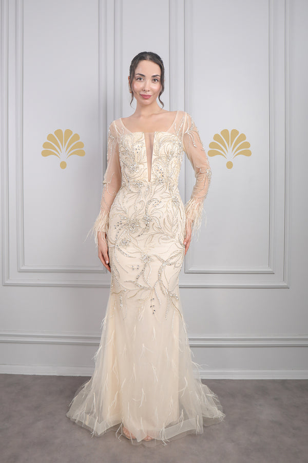 Derin Dekolteli Kolları Transparan Tüy Detaylı Boncuk İşlemeli Büyük Beden Tasarım Abiye Bej