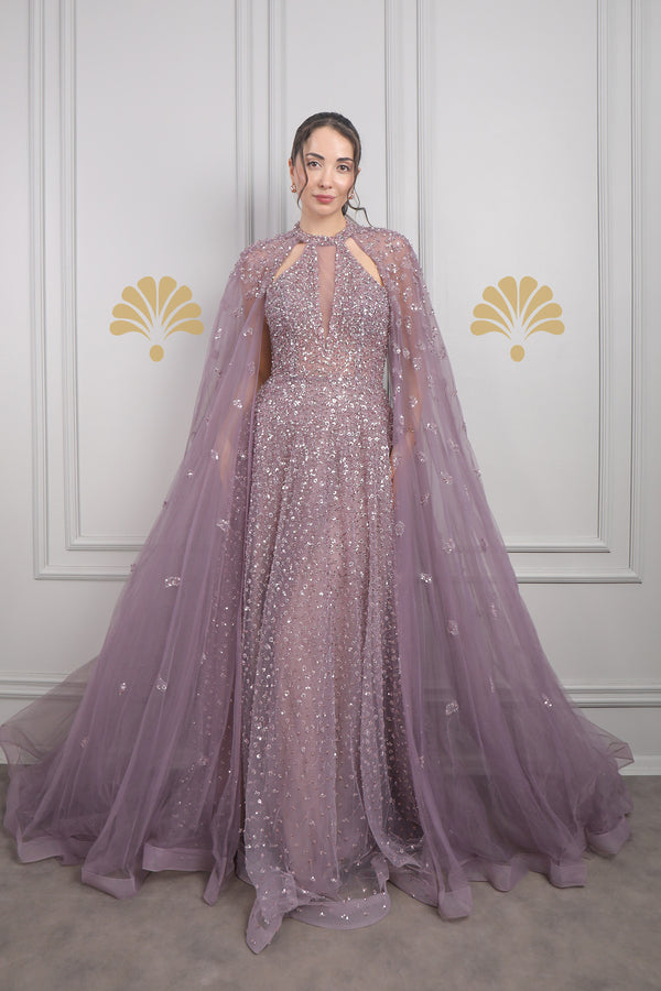 Halter Yaka Pelerin Detaylı İnci Ve Taş İşlemeli Büyük Beden Tasarım Abiye Lila