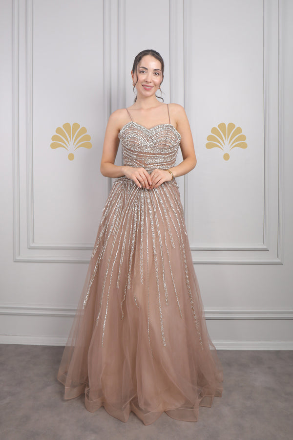 İnce Askılı Kalp Yaka Detaylı Taş İşlemeli Tül Büyük Beden Tasarım Abiye Kahve