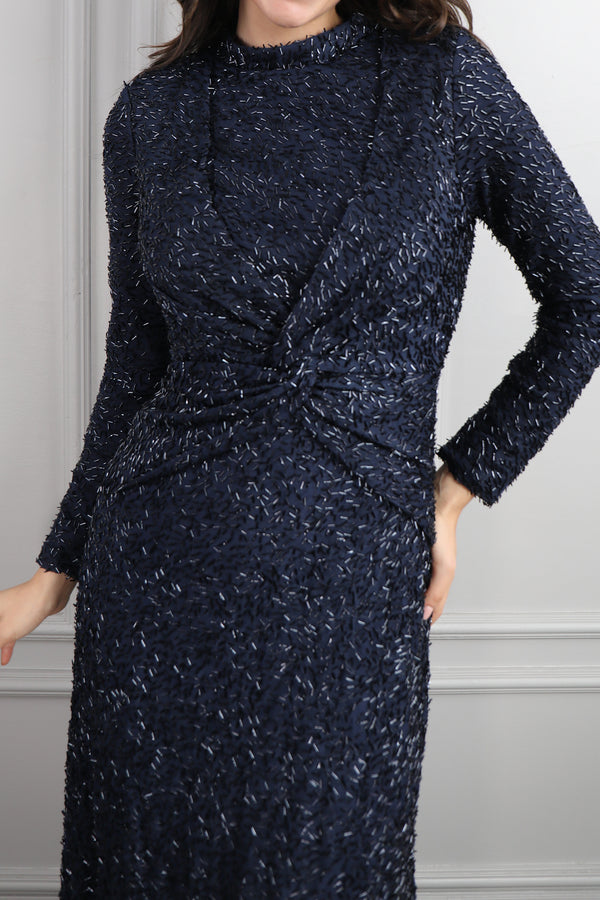 Hakim Yaka Beli Düğüm Detaylı Boncuk İşlemeli Tesettür Büyük Beden Abiye Lacivert