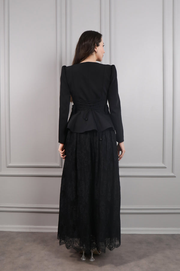 Kare Yaka Düğmesi Kalp Görünümlü Fiyonk Detaylı Etek Takım Siyah