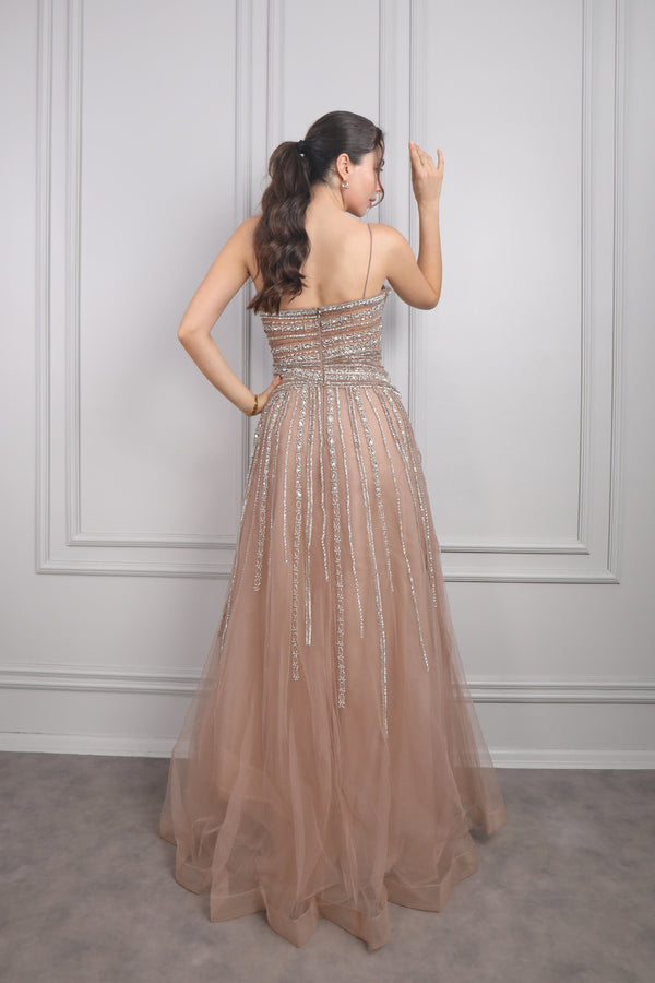 İnce Askılı Kalp Yaka Detaylı Taş İşlemeli Tül Büyük Beden Tasarım Abiye Kahve