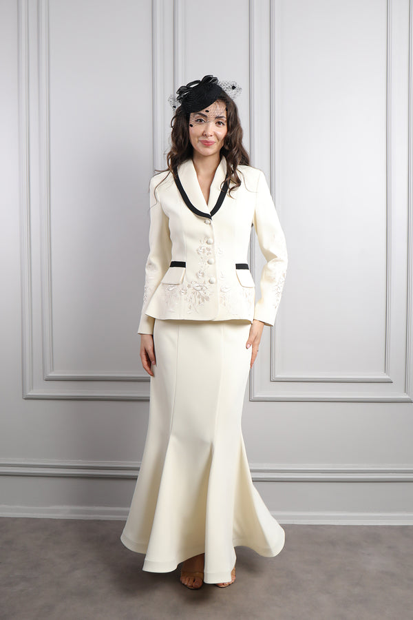 Ceketi İşlemeli Saç Aksesuar Detaylı Etek Takım Ekru