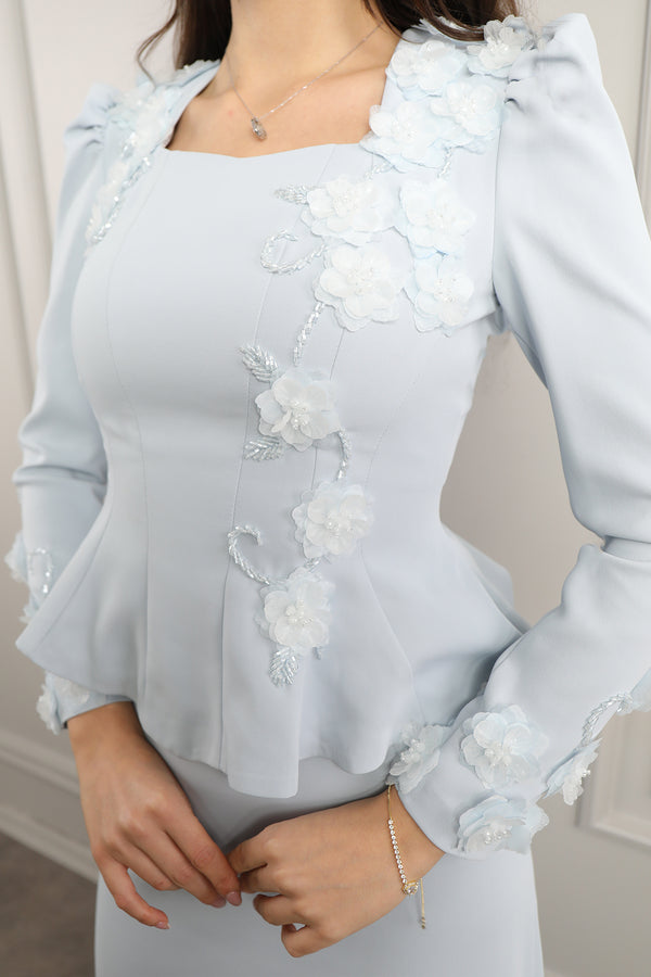 Kare Yaka Çiçek Detaylı Etek Takım Mavi