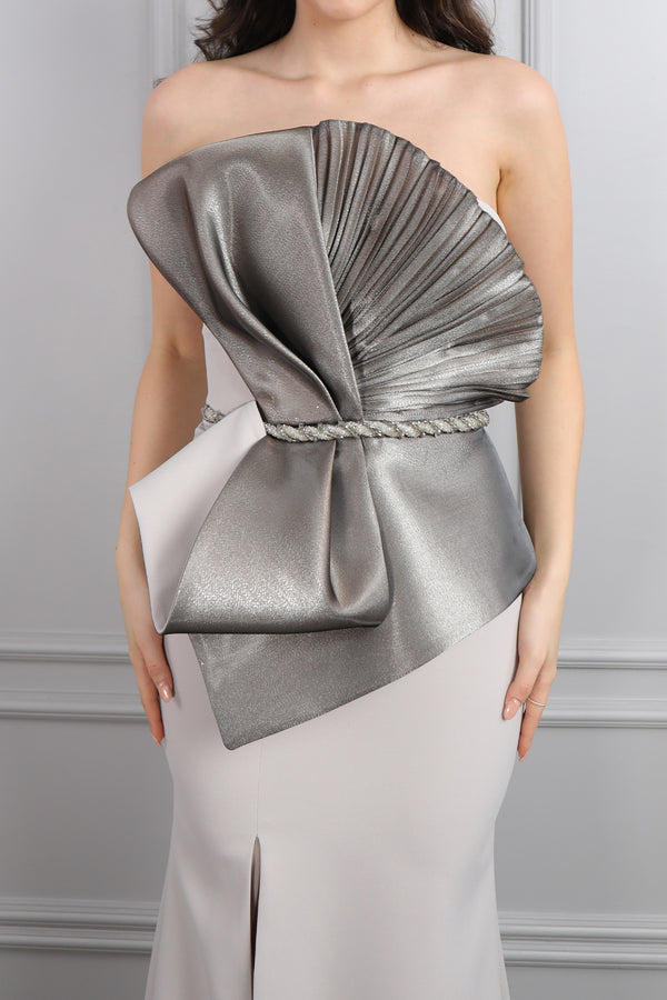 Straplez Önü Fiyonk Görünümlü Beli Boncuk İşlemeli Büyük Beden Abiye Taş