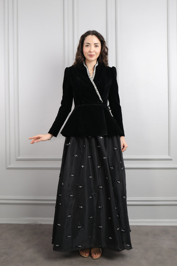 Ceketi Bağlamalı Taş İşlemeli Kadife Etek Takım Siyah