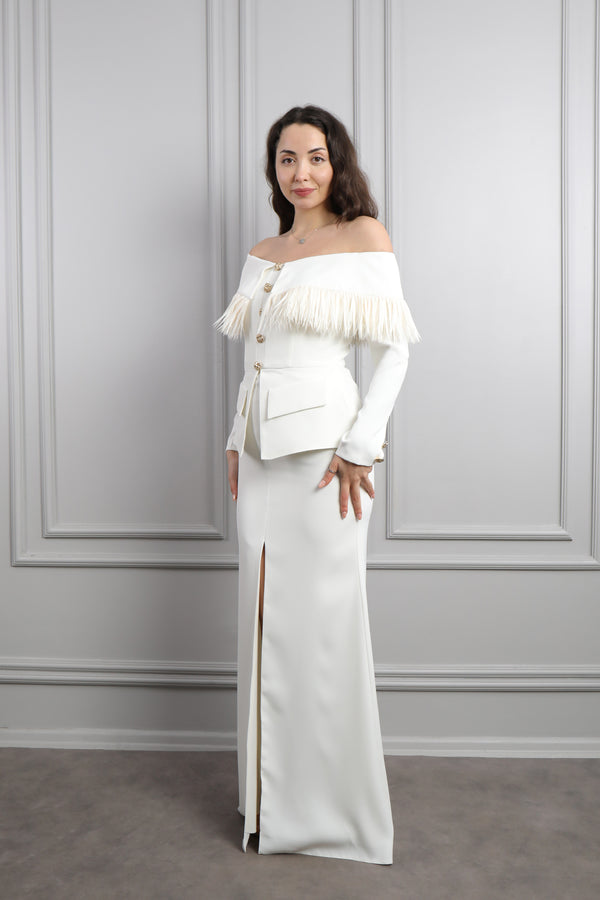 Kayık Yaka Önü Düğme Detaylı Yırtmaçlı Abiye Ekru