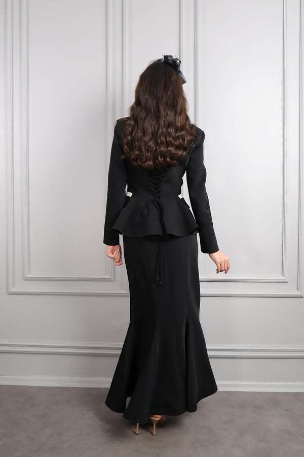 Ceketi İşlemeli Saç Aksesuar Detaylı Etek Takım Siyah