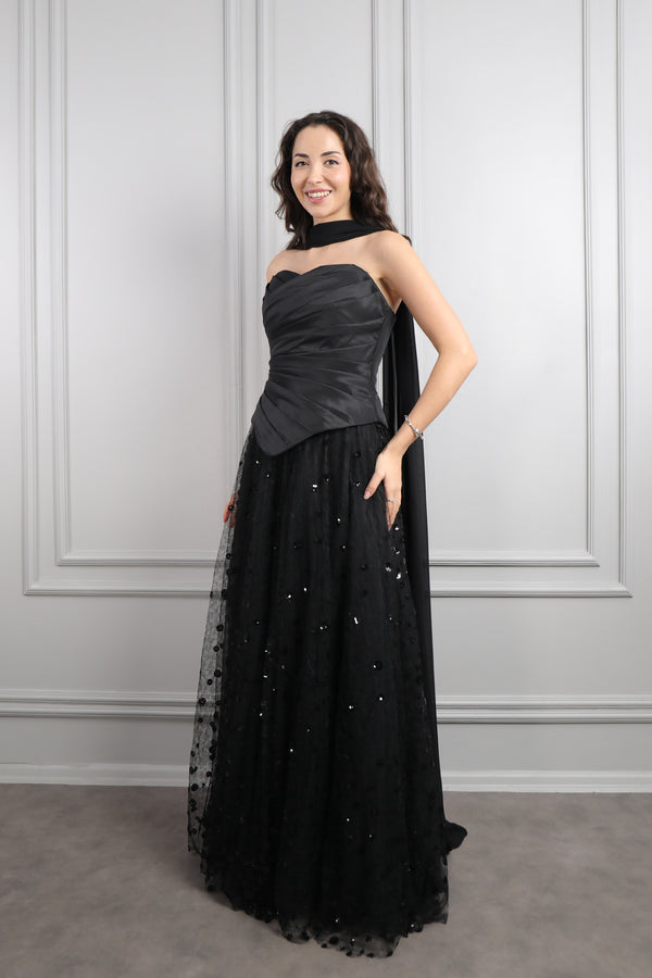 Straplez Drapeli Fular Detaylı Eteği Tüllü Abiye Siyah