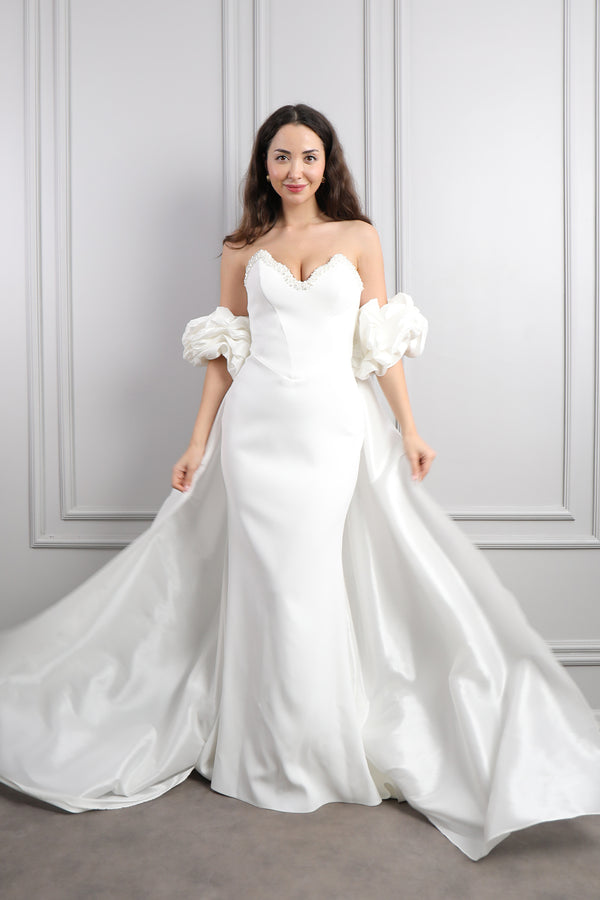 Straplez İnci İşlemeli Pelerin Detaylı Abiye Krem