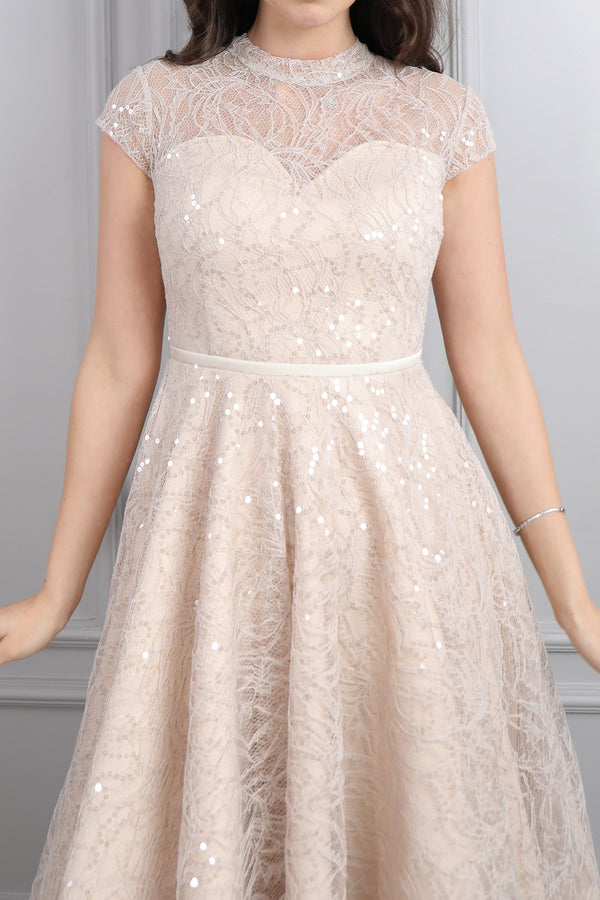 Hakim Yaka Üstü Transparan Simli Kısa Abiye Bej