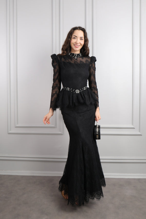 Hakim Yaka Boncuk İşlemeli Çanta Aksesuar Detaylı Dantelli Etek Takım Siyah