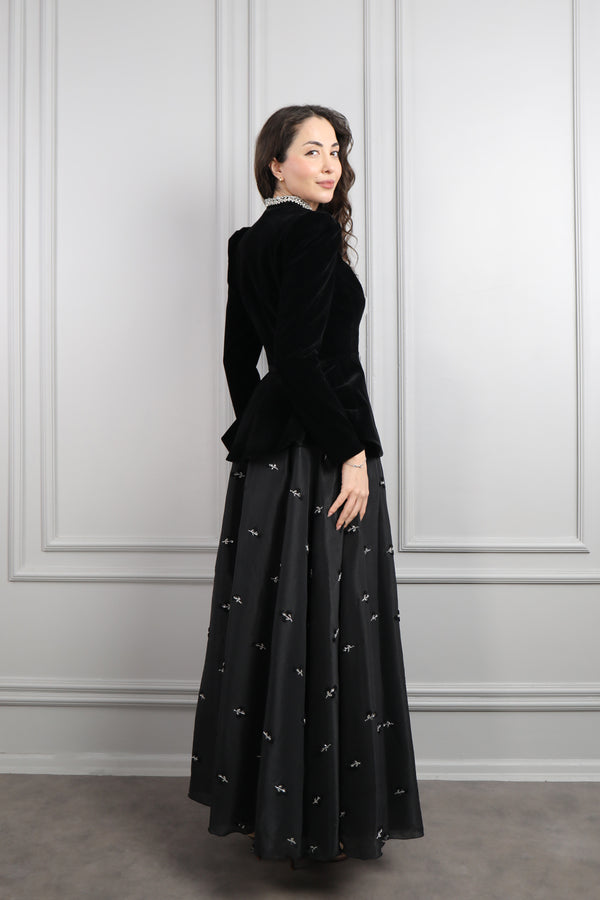 Ceketi Bağlamalı Taş İşlemeli Kadife Etek Takım Siyah