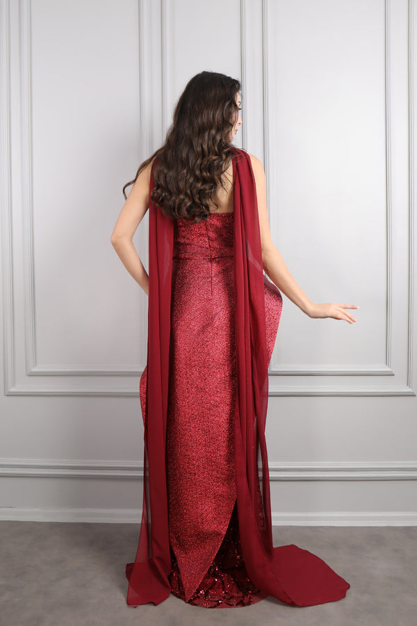 Straplez Asimetrik Gold İşlemeli Fular Detaylı Kuyruklu Abiye Bordo