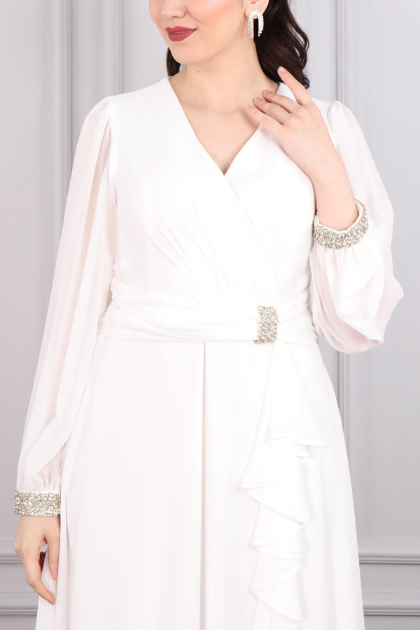 V Yaka Beli Taş Detaylı Şifon Büyük Beden Elbise Beyaz