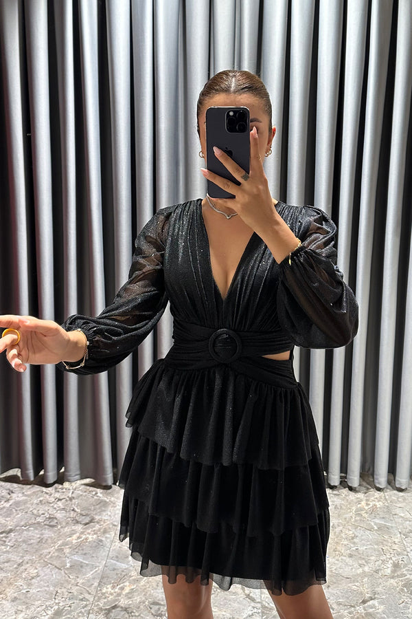 V Yaka Beli Dekolte Detaylı Eteği Katlı Kısa Elbise Siyah