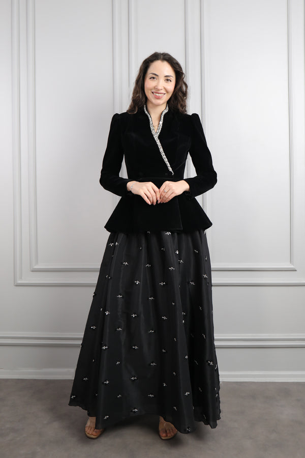 Ceketi Bağlamalı Taş İşlemeli Kadife Etek Takım Siyah