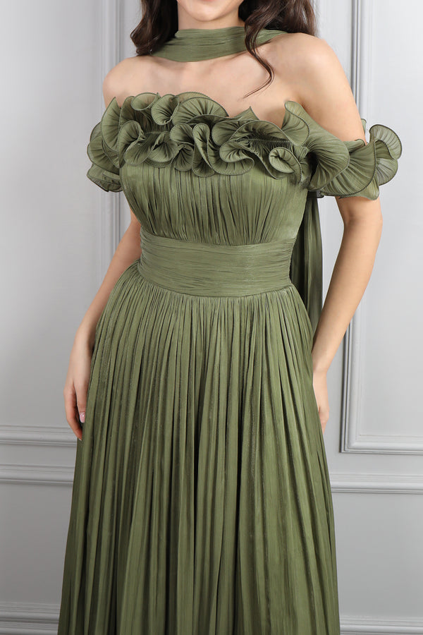 Kayık Yaka Volanlı Fular Detaylı Şifon Abiye Haki