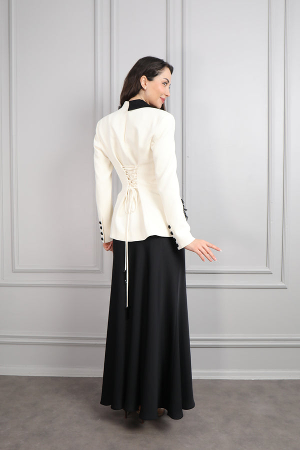 Asimetrik Kesim Çiçek Detaylı Etek Takım Siyah-Ekru