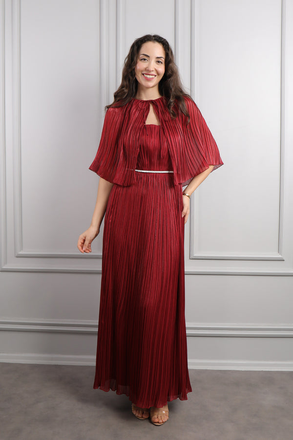 Straplez Pelerin Detaylı Kemeri Taş İşlemeli Pileli Şifon Elbise Bordo