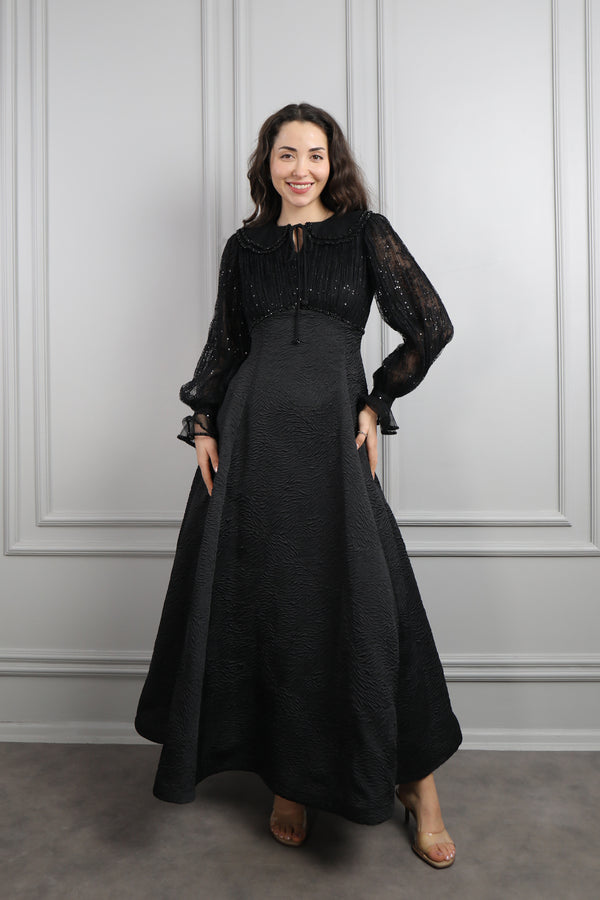 Bebe Yaka Boncuk İşlemeli Üstü Dantelli Elbise Siyah