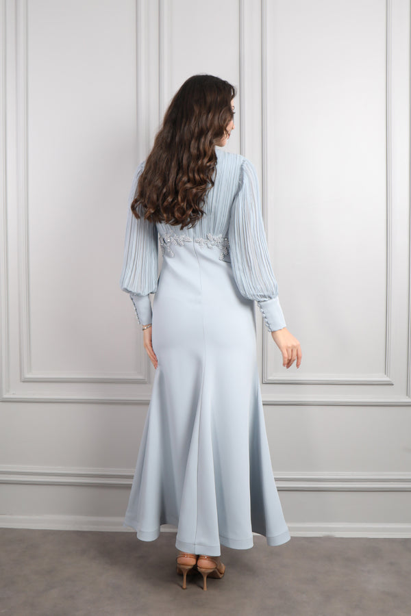 Yakası Bağlamalı Beli Boncuk İşlemeli Elbise Mavi