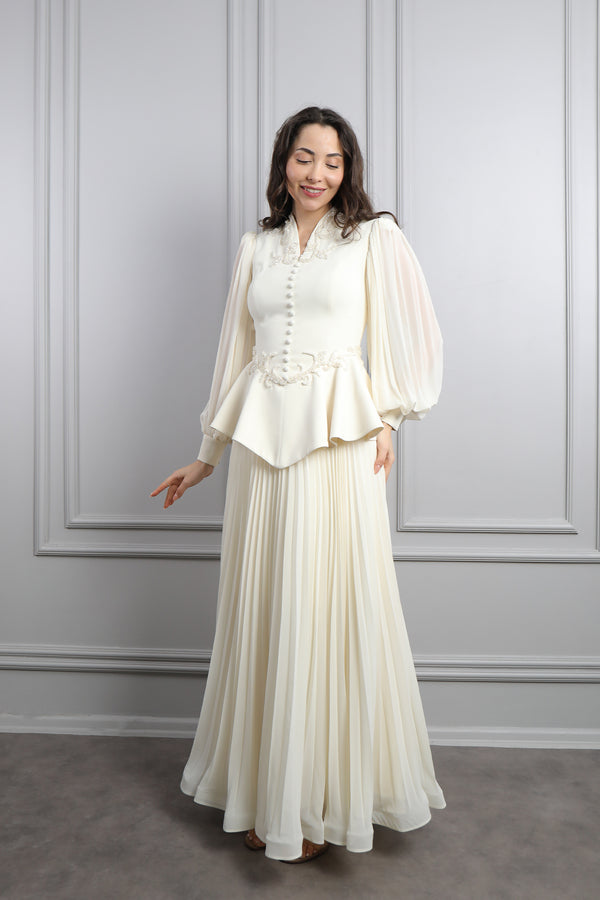 Önü Düğmeli Boncuk İşlemeli Pileli Etek Takım Ekru