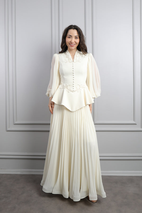 Önü Düğmeli Boncuk İşlemeli Pileli Etek Takım Ekru