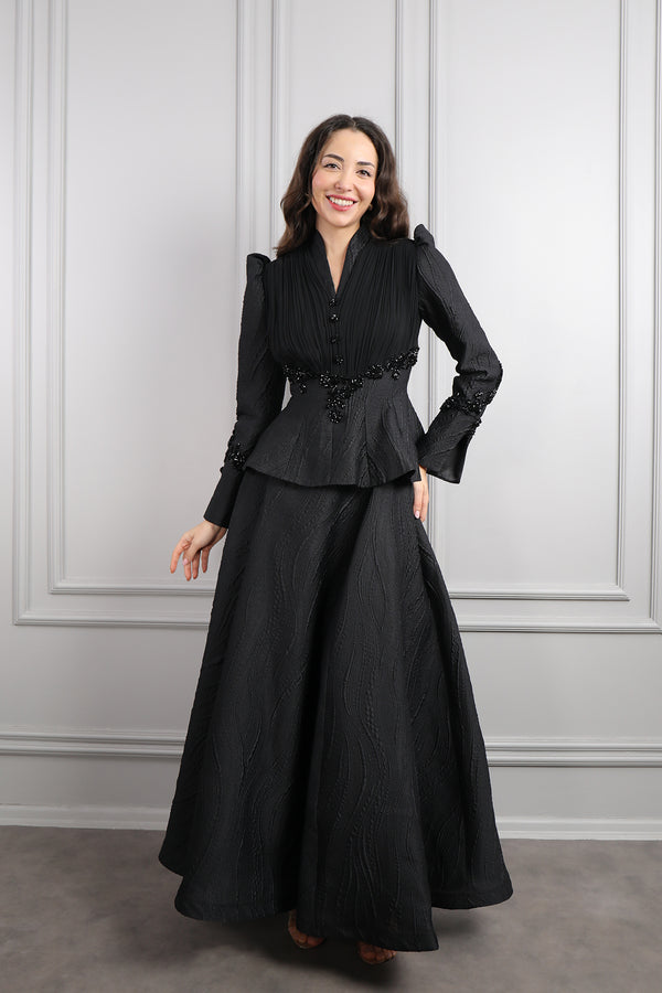 Önü Düğme Detaylı Boncuk İşlemeli Etek Takım Siyah