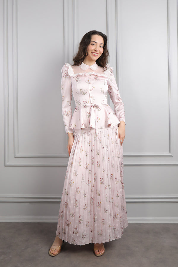 Yakası Transparan Beli Fiyonk Detaylı Desenli Saten Pileli Etek Takım Pudra