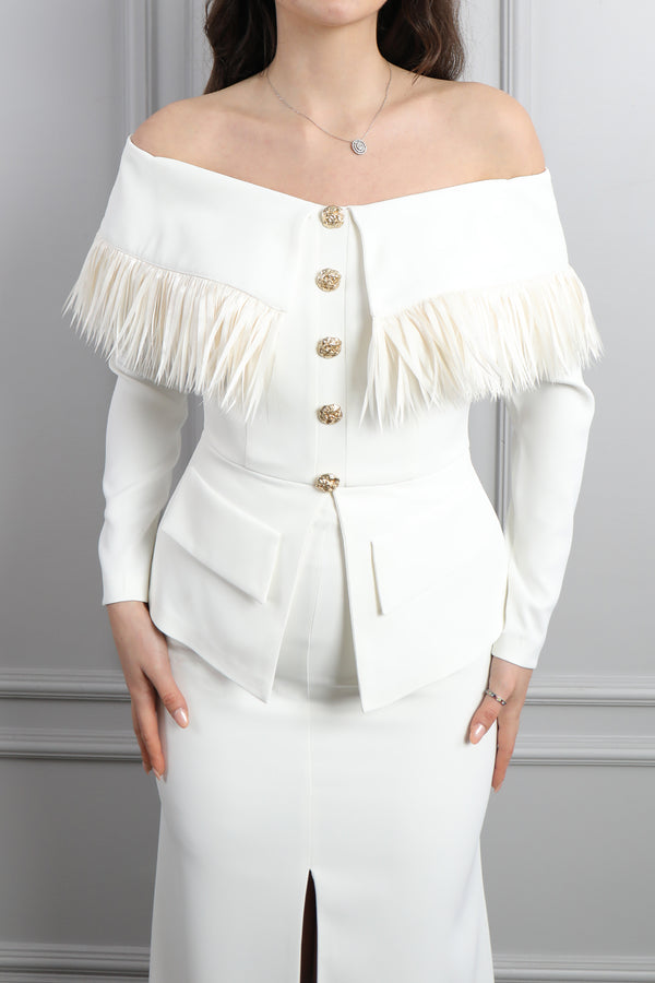 Kayık Yaka Önü Düğme Detaylı Yırtmaçlı Abiye Ekru