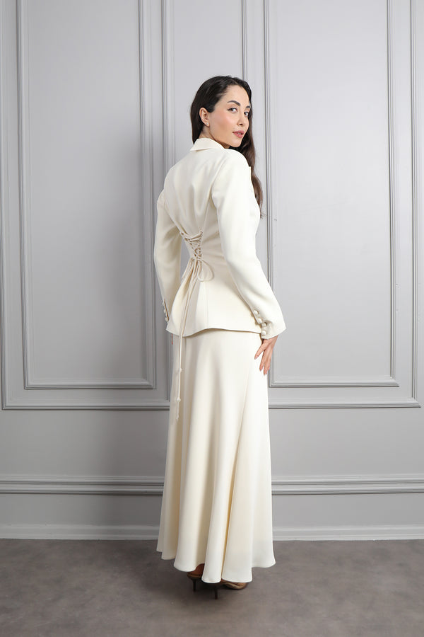 Asimetrik Kesim Çiçek Detaylı Etek Takım Ekru