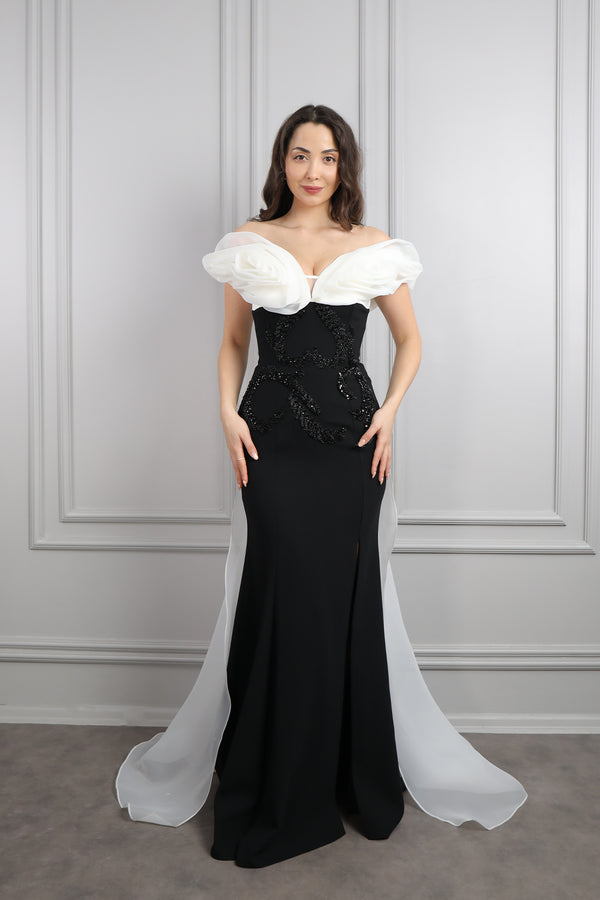 Kayık Yaka Boncuk İşlemeli Sırtı Pelerin Detaylı Abiye Siyah