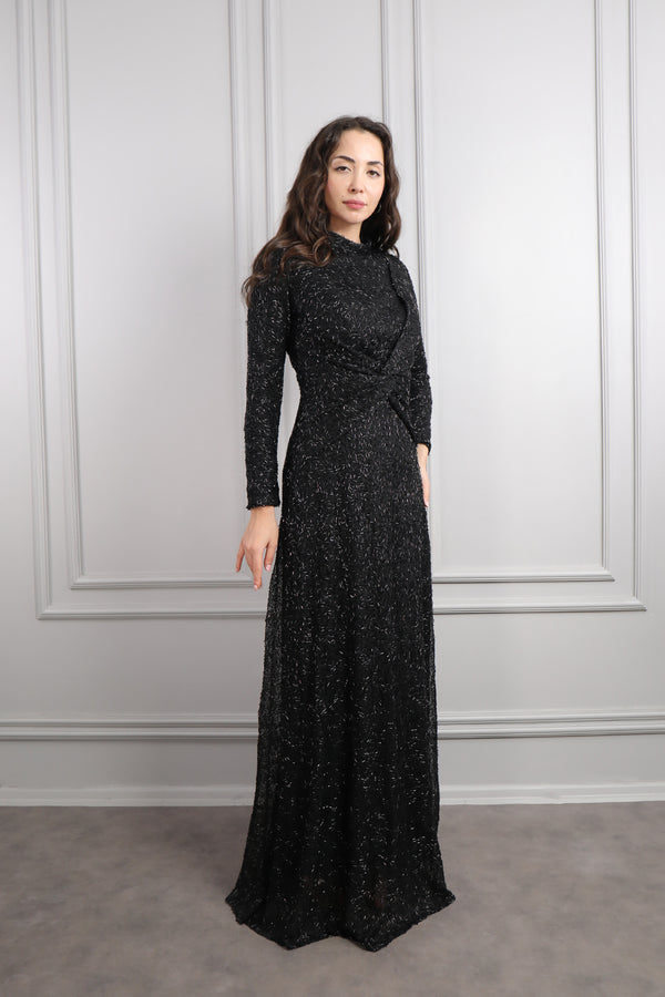 Hakim Yaka Beli Düğüm Detaylı Boncuk İşlemeli Tesettür Büyük Beden Abiye Siyah