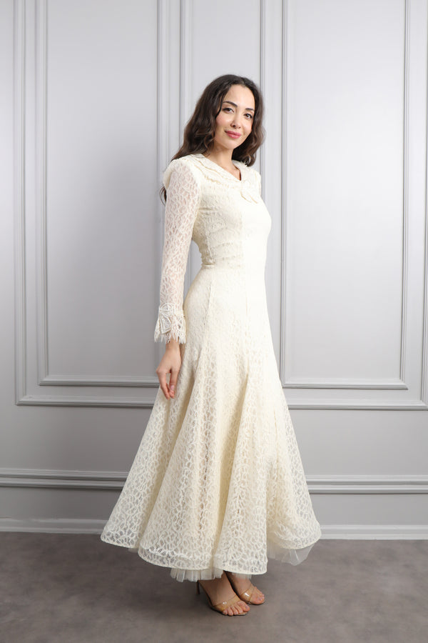 Bebe Yaka Boncuk İşlemeli Çanta Aksesuar Detaylı Dantel Elbise Kemik