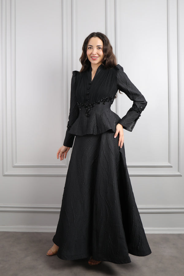 Önü Düğme Detaylı Boncuk İşlemeli Etek Takım Siyah