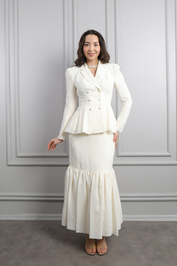 Ceketi Düğmeli Kolye Detaylı Etek Takım Ekru