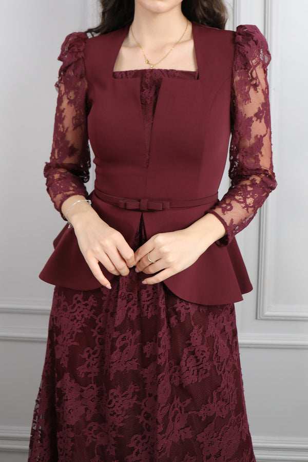 Kare Yaka Beli Kemerli Dantelli Elbise Vişne