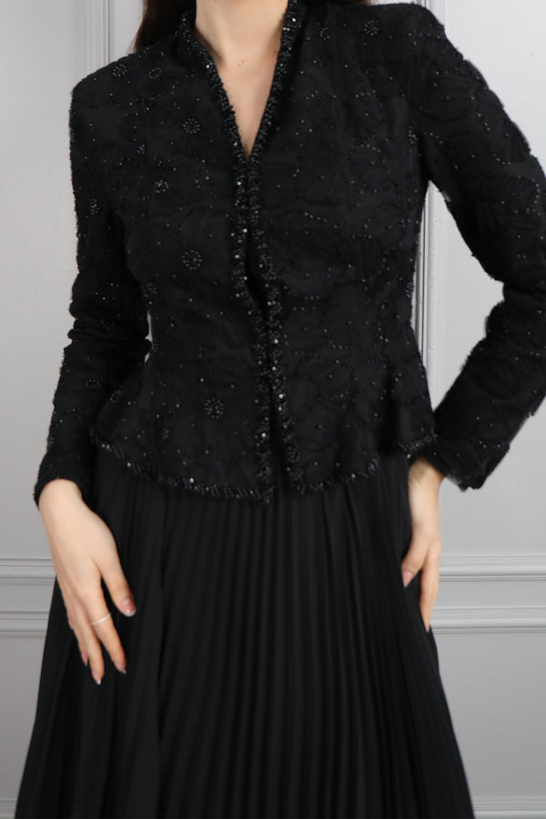 Ceketi Boncuk İşlemeli Çiçek Desenli Pileli Etek Takım Siyah