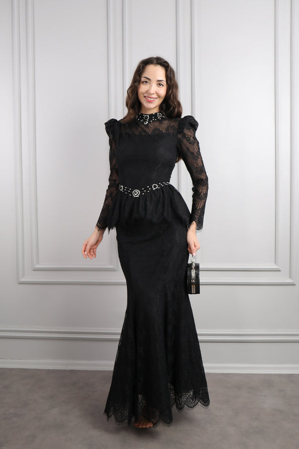 Hakim Yaka Boncuk İşlemeli Çanta Aksesuar Detaylı Dantelli Etek Takım Siyah