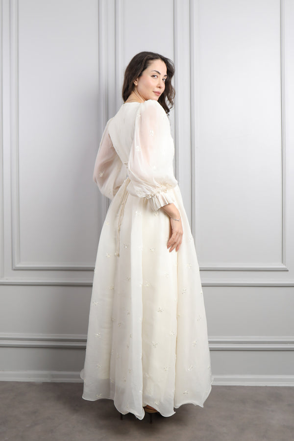 Kare Yaka Önü Kurdele Detaylı Şifon Elbise Ekru