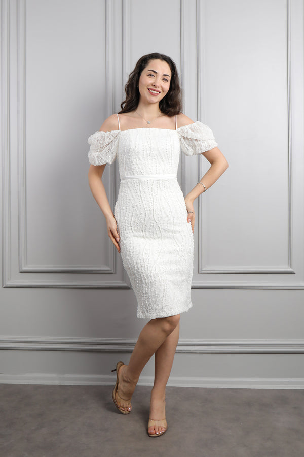 Kayık Yaka İnce Askılı Boncuk İşlemeli Kısa Abiye Ekru