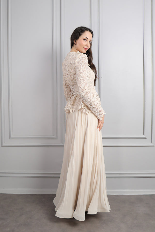 Kare Yaka Ceketi Düğmeli Kemer Detaylı Pileli Elbise Takım Bej