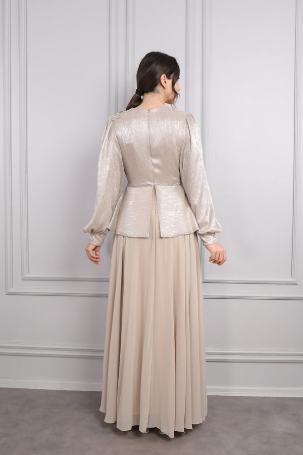 Oval Yaka Omuzu Boncuk İşlemeli Şifon Elbise Bej