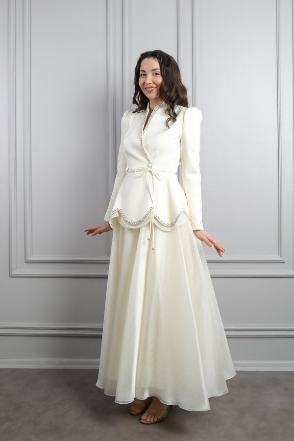 Ceketi Taş İşlemeli Beli Kuşaklı Saten Etek Takım Ekru