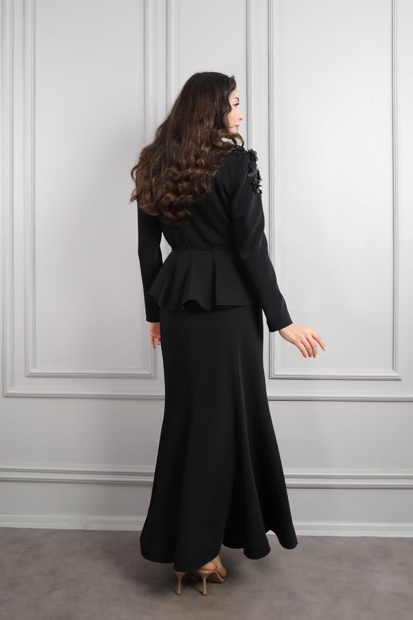 Omuzu Çiçek Detaylı Beli Kuşaklı Etek Takım Siyah