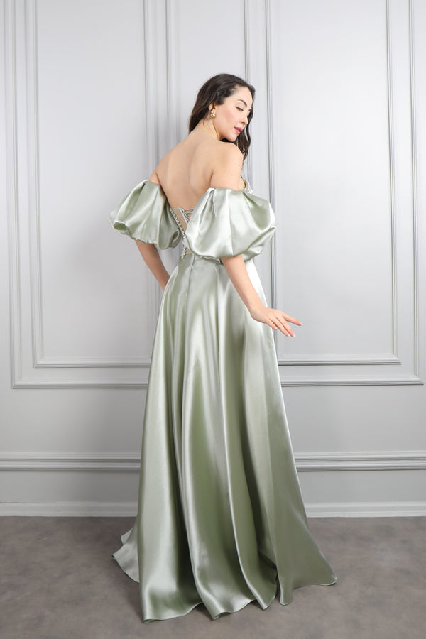 Straplez Taş Detaylı Kolları Hareketli Saten Abiye Çağla Yeşili