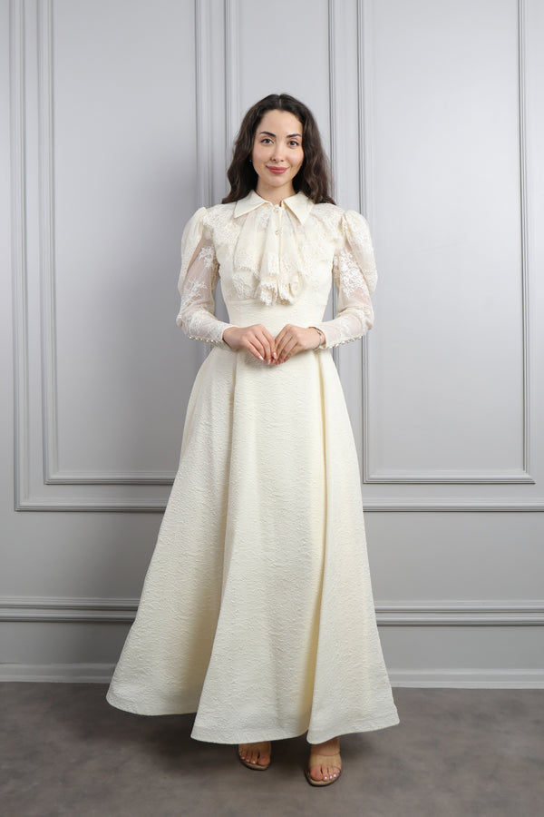 Gömlek Yaka Fırfır Detaylı Dantelli Elbise Ekru