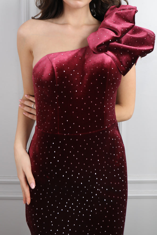 Tek Omuz Taş İşlemeli Midi Boy Kadife Abiye Bordo